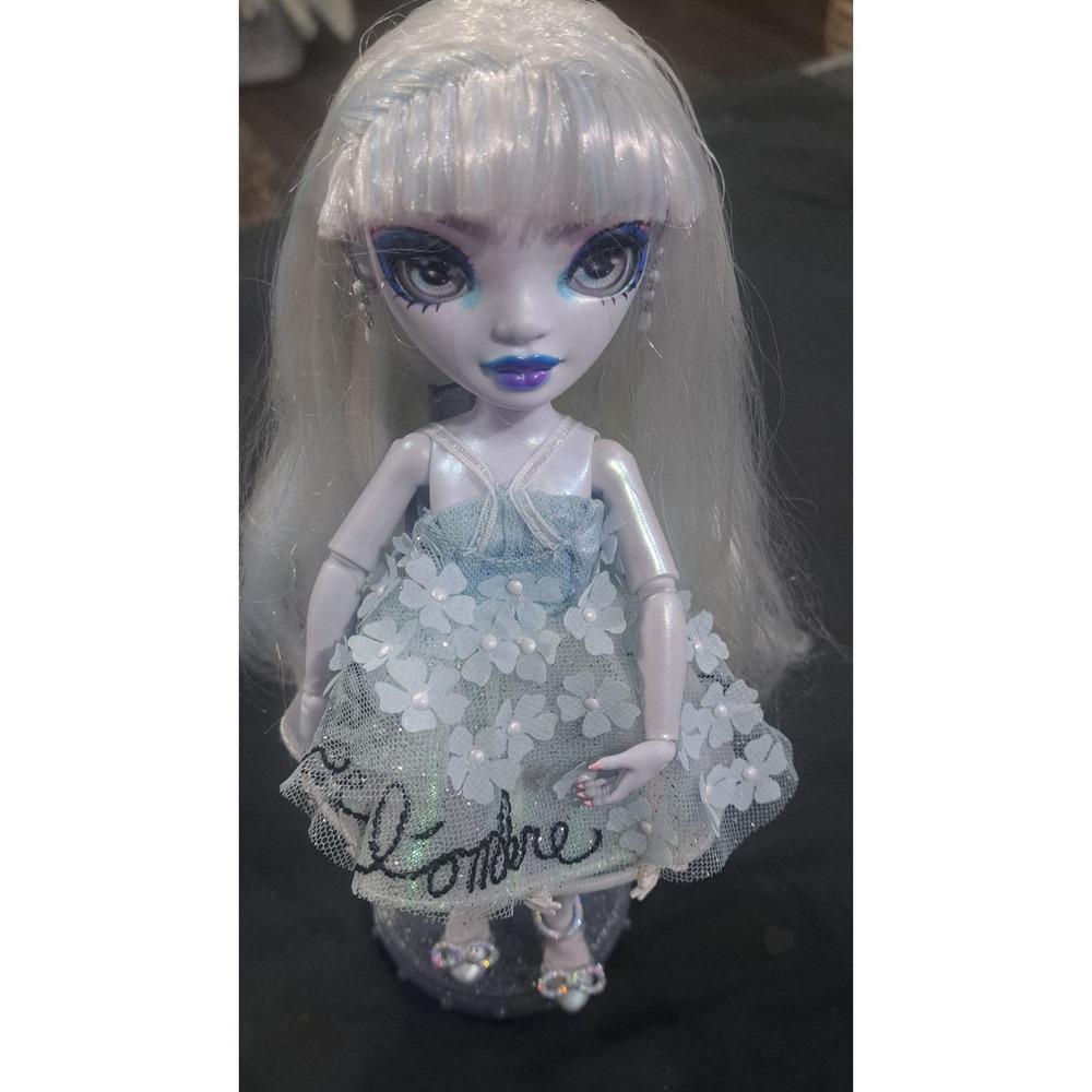 Rainbow High Shadow High Costume Ball Eliza McFee Doll Outfit Stand EUC No Box